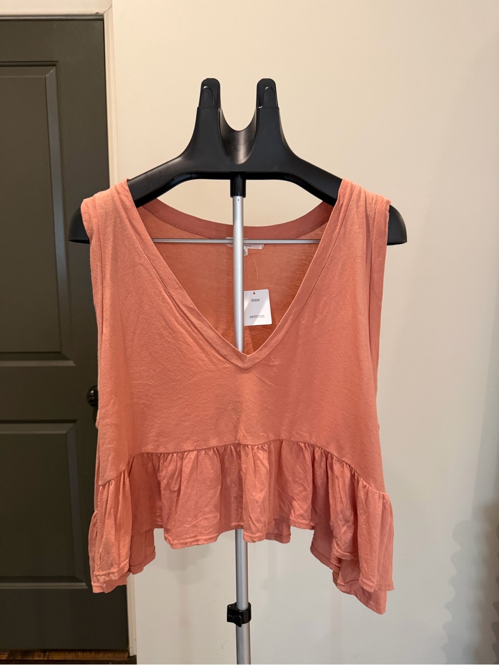 Urban Outfitters Coral Ruffle Hem V-Neck Crop Top Women’s Medium NWT